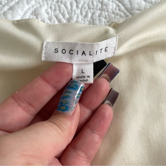 Lace mini dress - Picture 4 of 5